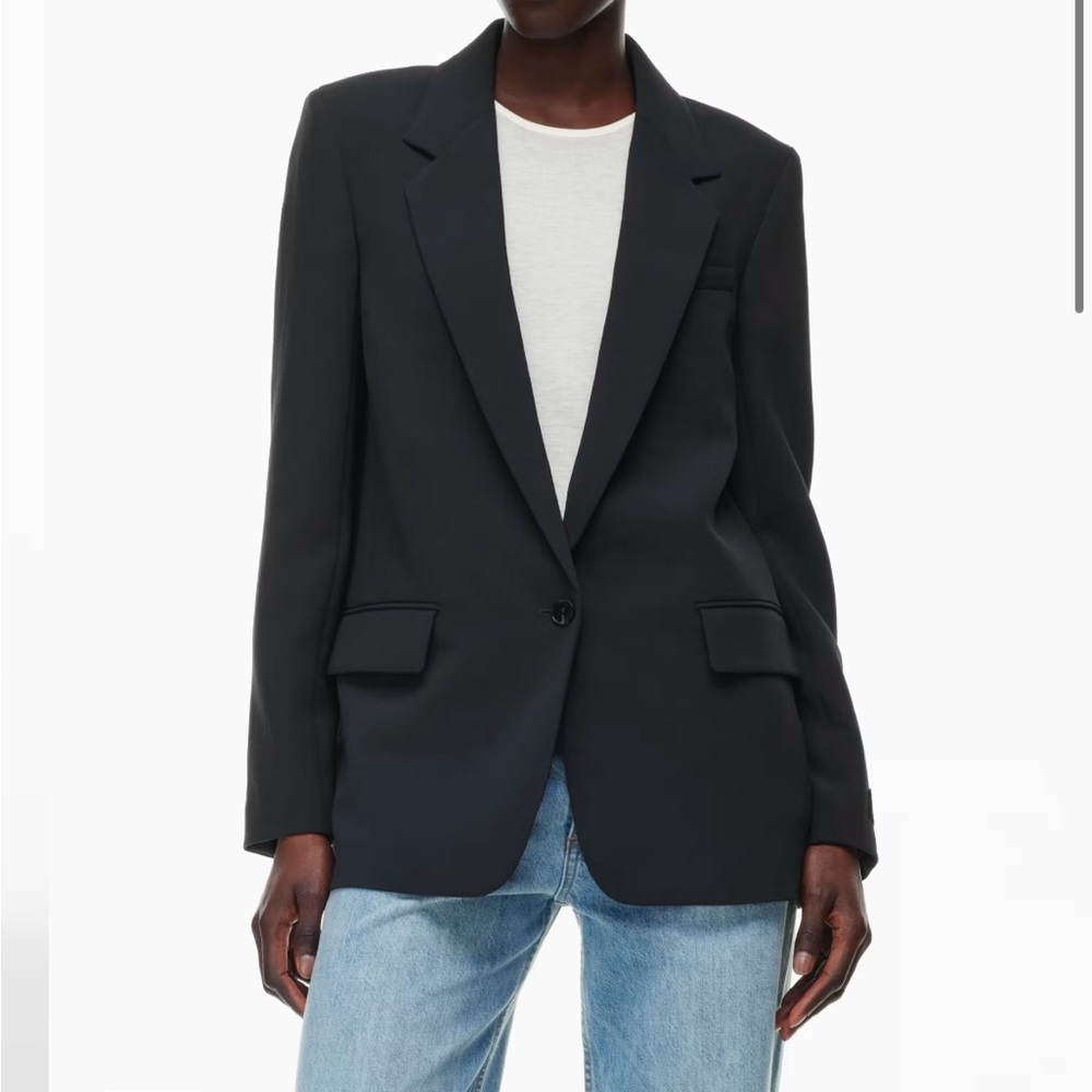 NWT Aritzia Wilfred color Dark Night Navy New Generation Blazer